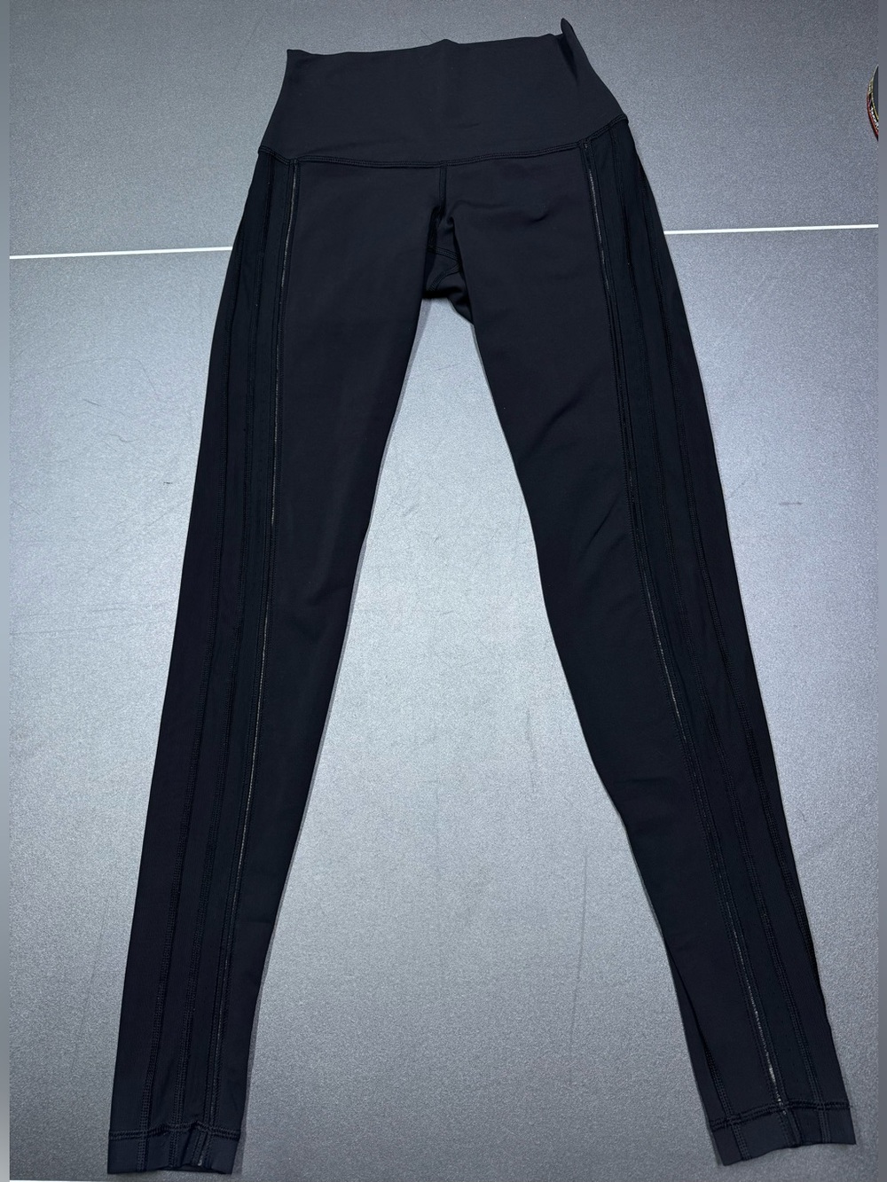 Lululemon Black High Rise Leggings Women’s Size 4 Mesh Panel Athletic Yoga Pants